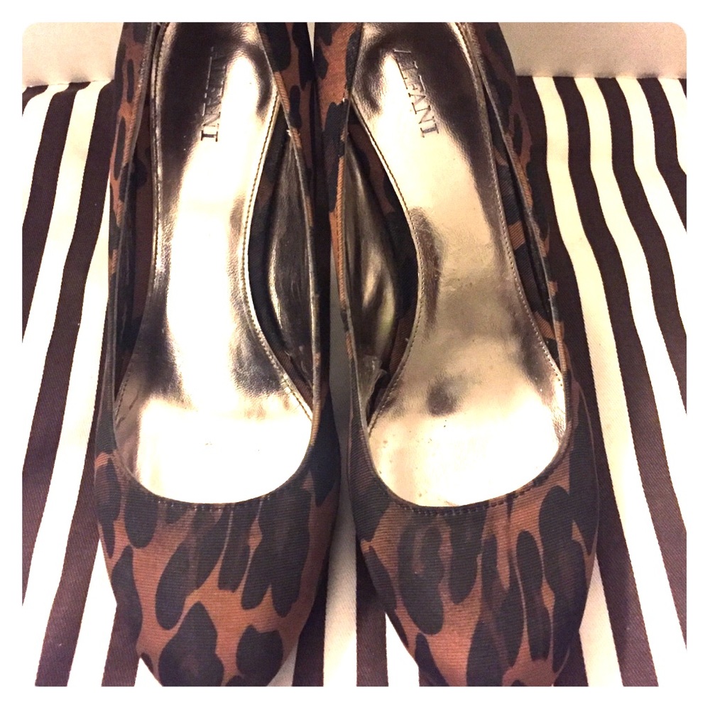 Alfani Cheetah Print pump